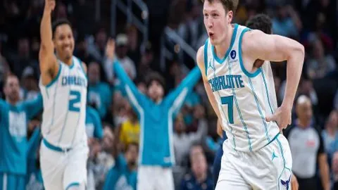 “津门虎外援萨尔瓦多被林创益铲伤，脚踝严重受损，期望迅速康复”